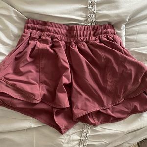 lululemon hotty hot shorts 4 inch